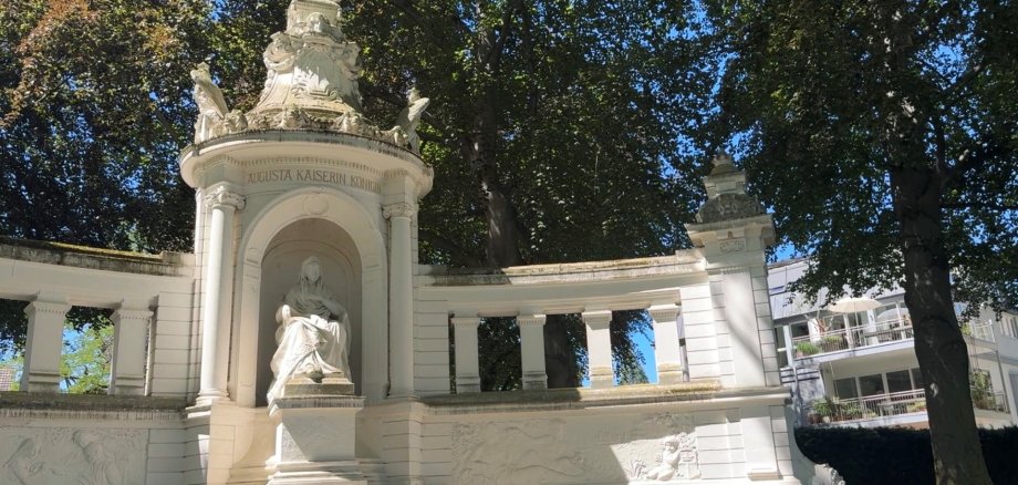 Kaiserin-Augusta-Denkmal