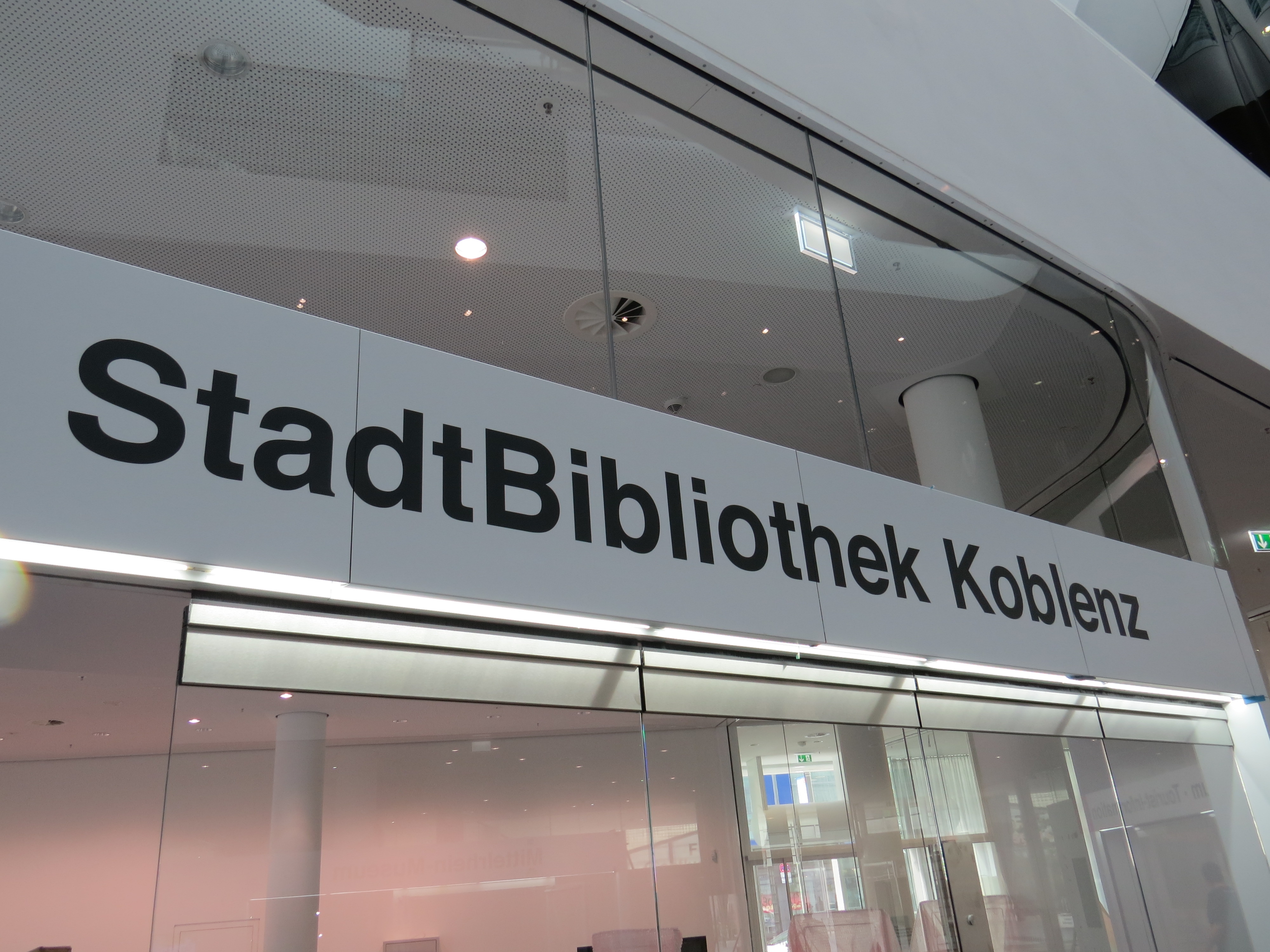Eingangsbereich StadtBibliothek