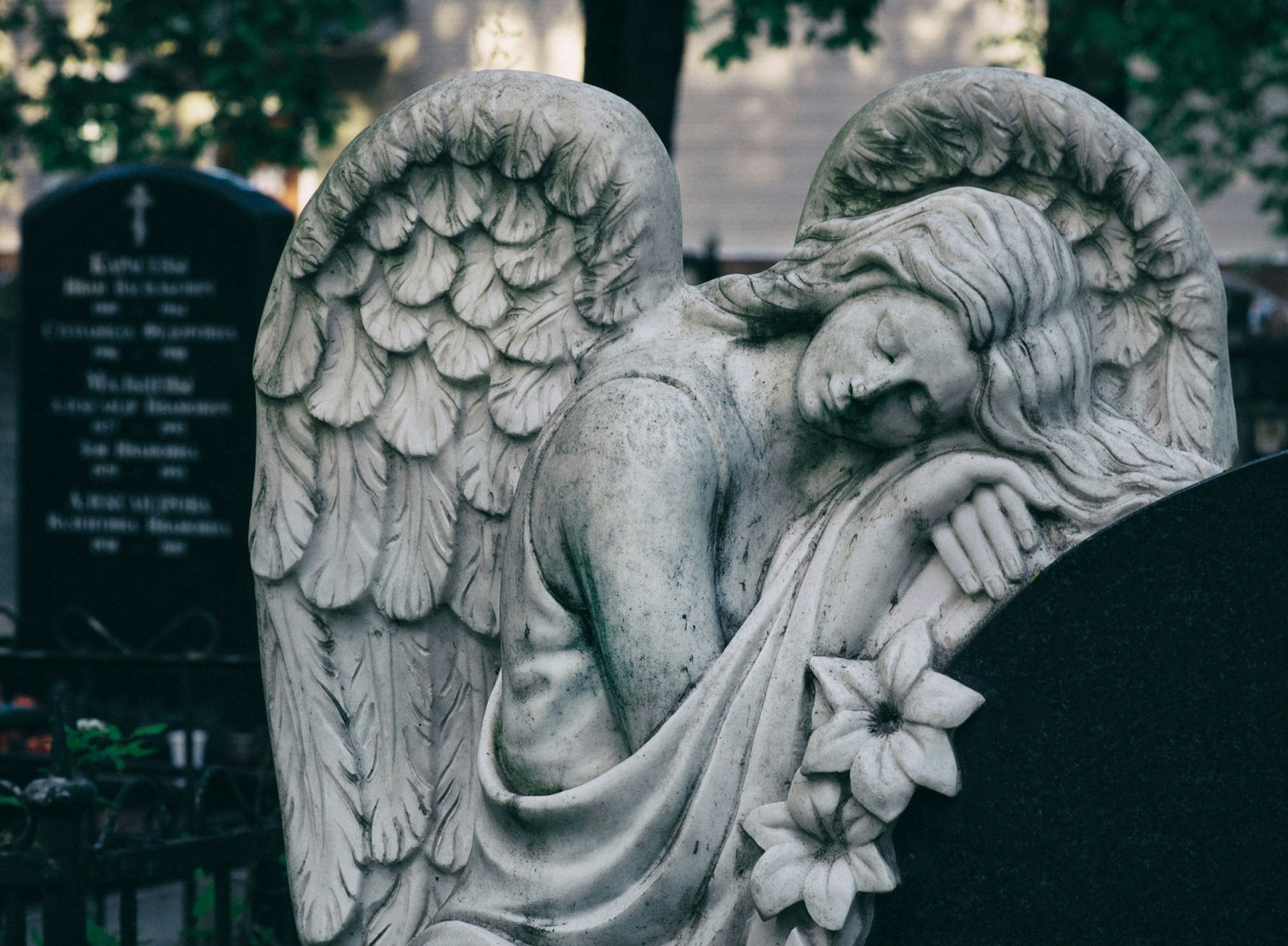 Engelsstatue auf Friedhof