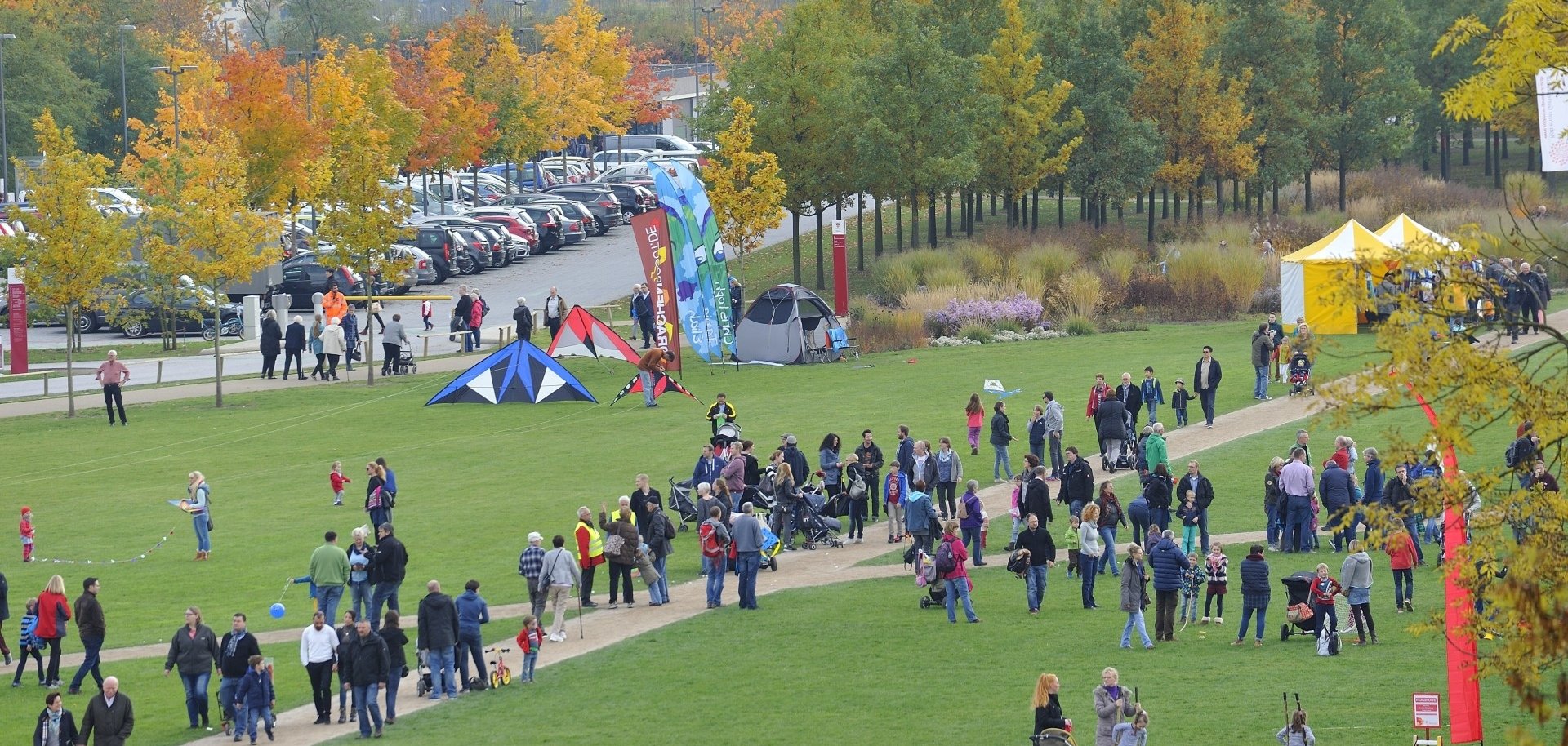 Viele bunte Flugobjekte sollen am 25. Oktober beim Drachenfest auf dem Festungsplateau in den Himmel steigen. Zeitgleich laden das Kulturzentrum Festung Ehrenbreitstein und das Landesmuseum Koblenz zum Herbstvergnügen ein.