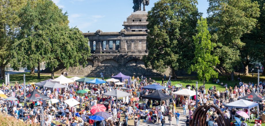 Flohmarkt hinter dem Deutschen Eck