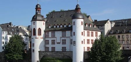 Alte Burg von Nordwesten, Juni 2011 (Foto: Holger Weinandt, CC-BY-SA 3.0).