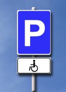 behindertenparkplatz.jpg