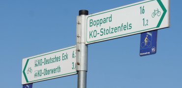 HBR-Beschilderung am Rhein bei Koblenz HBR-Beschilderung am Rhein bei Koblenz