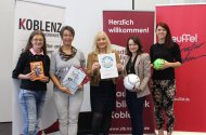 Dr. Theis-Scholz und Kooperationspartner der Kinder- und Jugendbuchwoche Dr. Theis-Scholz und Kooperationspartner der Kinder- und Jugendbuchwoche