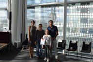 Urkundenübergabe an die Grundschule Güls