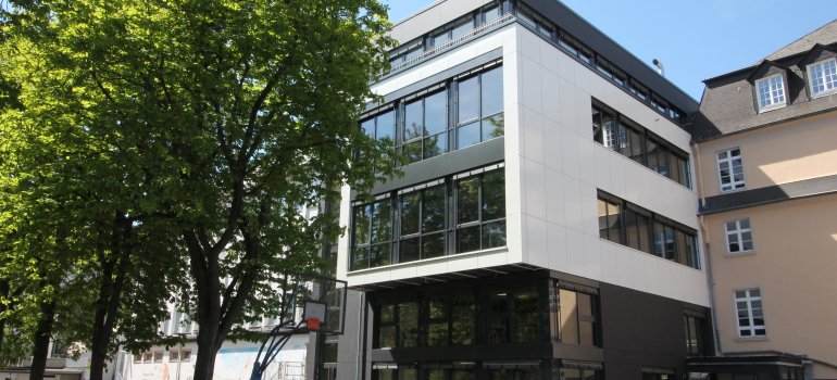 Der Neubauam Hilda-Gymnasium Der Neubauam Hilda-Gymnasium