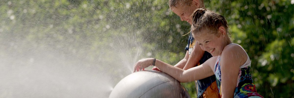 Wasserspielplatz Stattstrand_Girls.jpg