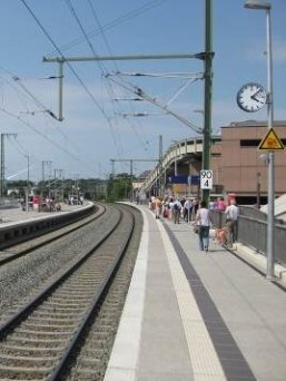 Symbolfoto Bahnhof.jpg