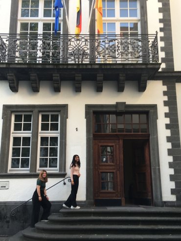 Takeover Ankunft am Rathaus