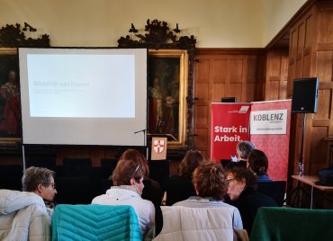 Veranstaltung zum Internationalen Frauentag im Koblenzer Rathaus - Schwerpunktthema war "Mobilität von Frauen" Veranstaltung zum Internationalen Frauentag im Koblenzer Rathaus - Schwerpunktthema war "Mobilität von Frauen"