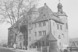 Alte Burg (Stadtseite) Historisches Foto von der Alten Burg, von der Stadtseite aus aufgenommen, in der das Stadtarchiv Koblenz untergebracht ist.