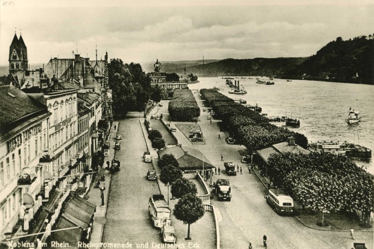 Blick entlang der Rheinzollstraße zum Deutschen Eck, links Kastorkirche, um 1935