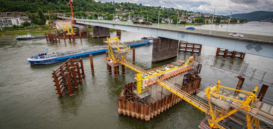 Rund um den Neubau der Pfaffendorfer Brücke wird es am 28. Juni einen Brückeninfotag am Baubüro in Koblenz geben. Rund um den Neubau der Pfaffendorfer Brücke wird es am 28. Juni einen Brückeninfotag am Baubüro in Koblenz geben.