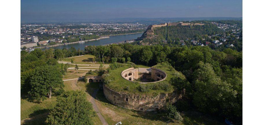 Fort Asterstein Ein Luftbildaufnahme eines Festungsbestandteils.