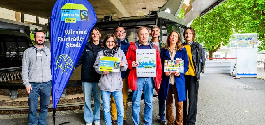 Orga-Team und Helfer des Fairen Seilbahnfrühstücks in der Talstation der Koblenzer Seilbahn Orga-Team und Helfer des Fairen Seilbahnfrühstücks in der Talstation der Koblenzer Seilbahn