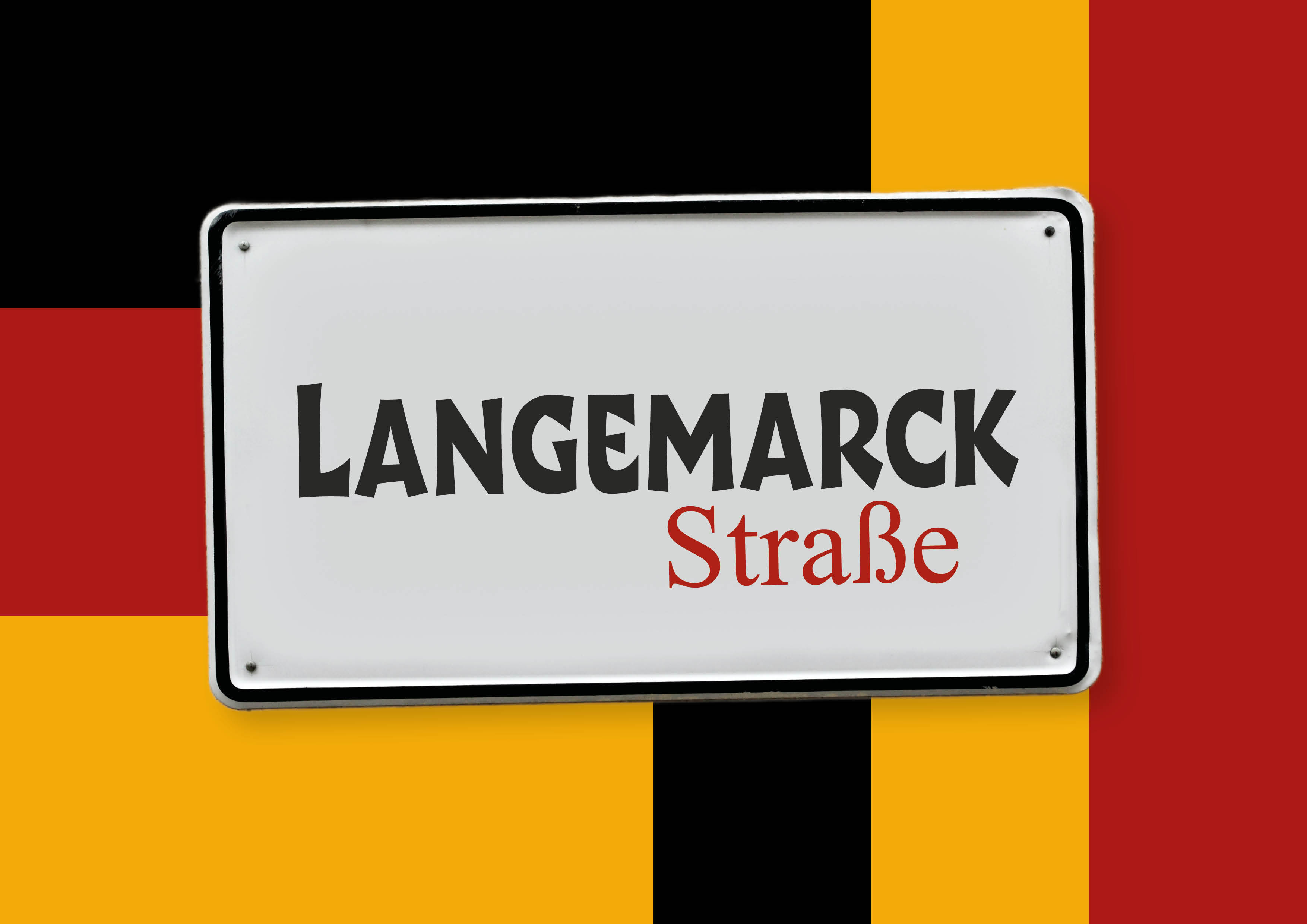 Ein Ausstellungslogo aus einem Blechschild auf dem Hintergrund der Flaggen von Deutschland und Belgien.