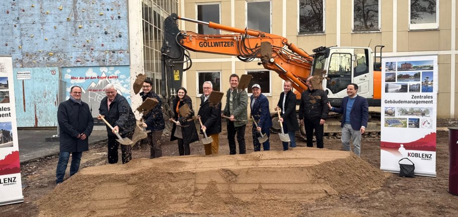 Spatenstich für den Erweiterungsbau der Clemens-Brentano-/Overberg Realschule plus Mit einem symbolischen Spatenstich wurde der Baustart des 3-geschossigen Erweiterungsbaus der Clemens-Brentano-/Overberg Realschule plus eingeläutet.