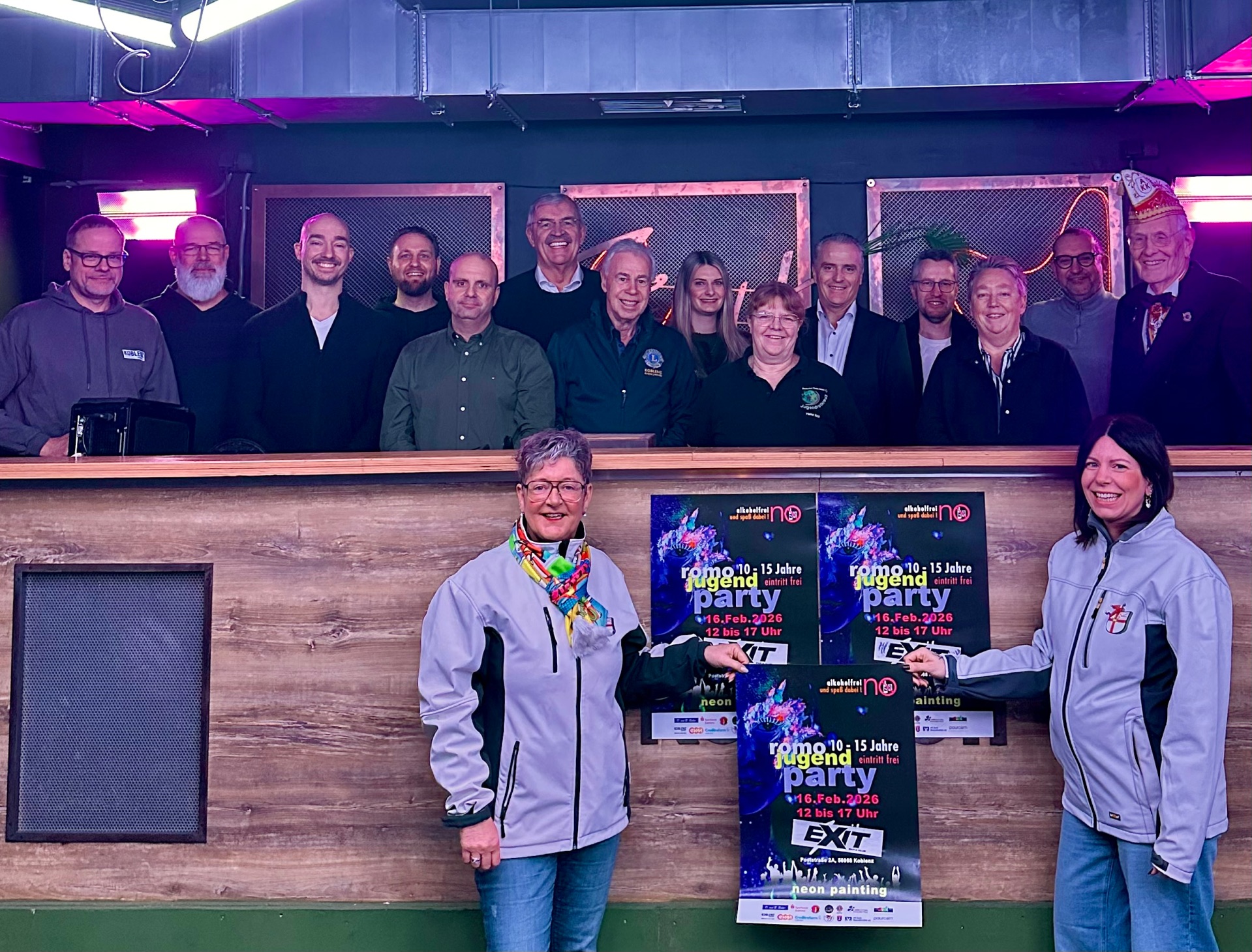 Veranstalter und Kooperationspartner der RoMo-Party: Empore: v.l.n.r. Joachim Scholer, Kai Simon, Arne Kurth, Alexander Heiß, Markus Schmitt, Peter Ebeling, Tom Schilling, Natalie Bleser, Heike Nick, Jürgen Jung, Sebastian Müller, BGM Ulrike Mohrs, Andreas Oberanner, Detlef Schöning  vorne: v.l.n.r. Sandra Hürter, Vanessa Höfer