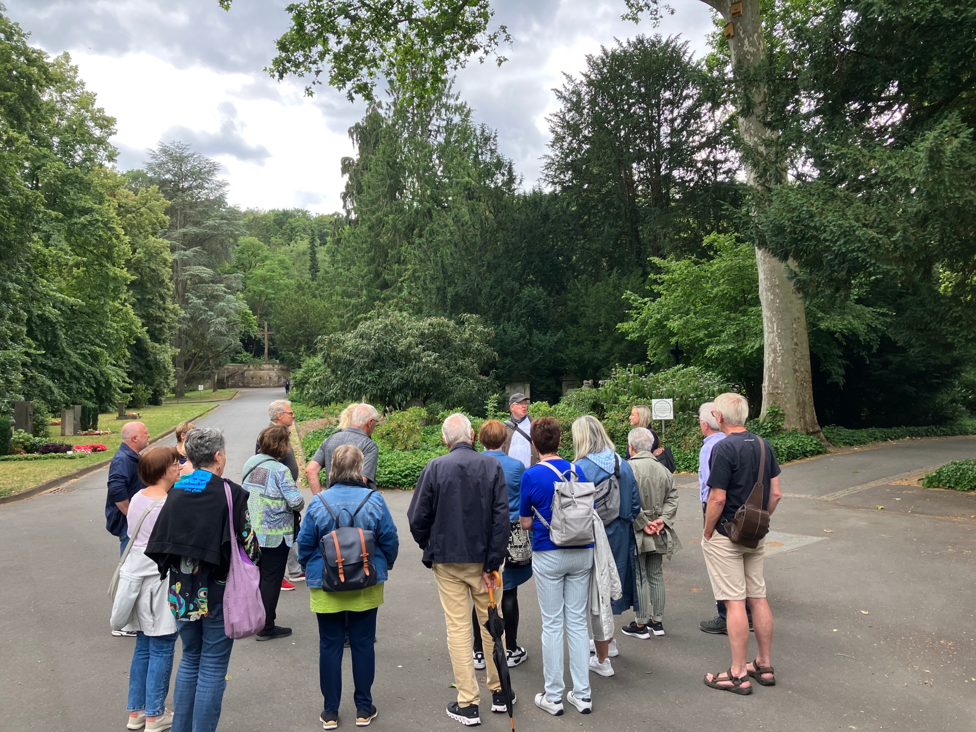 Manfred Böckling bietet wieder spannende Führungen über den Koblenzer Hauptfriedhof an.