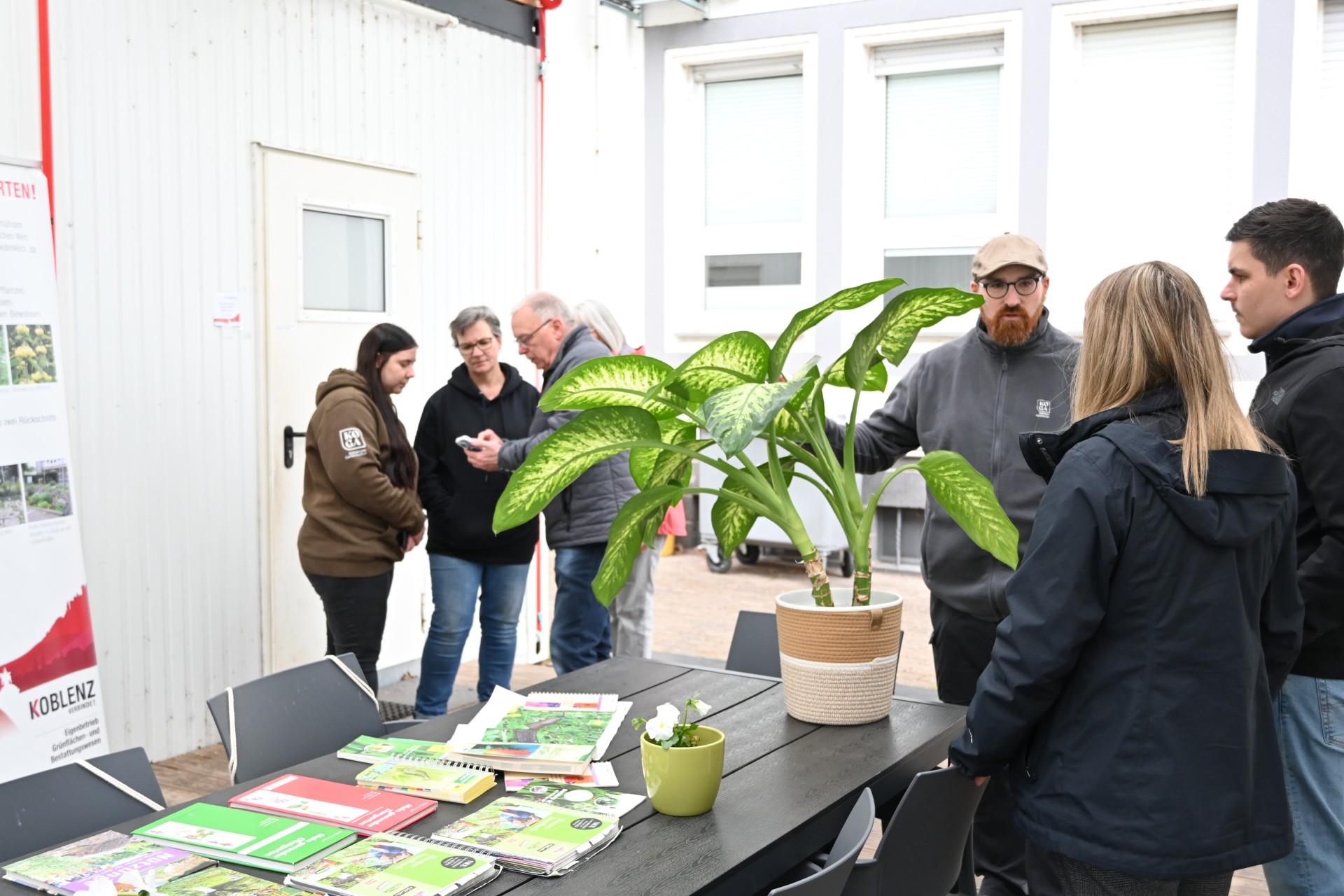 Die Pflanzendoktoren der Stadtgärtnerei bieten am Freitag ihre monatliche Beratungsstunde zu Fragen rund um Pflanzen aus dem Klein- und Hausgarten an.