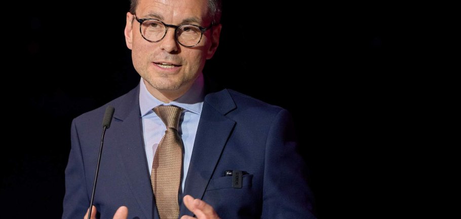 David Langner startet am 1. Mai in seine zweite Amtszeit. Seine Amtseinführung fand am 30. April im Rahmen einer Stadtratssitzung im Theaterzelt auf dem Festungsplateau Ehrenbreitstein statt.