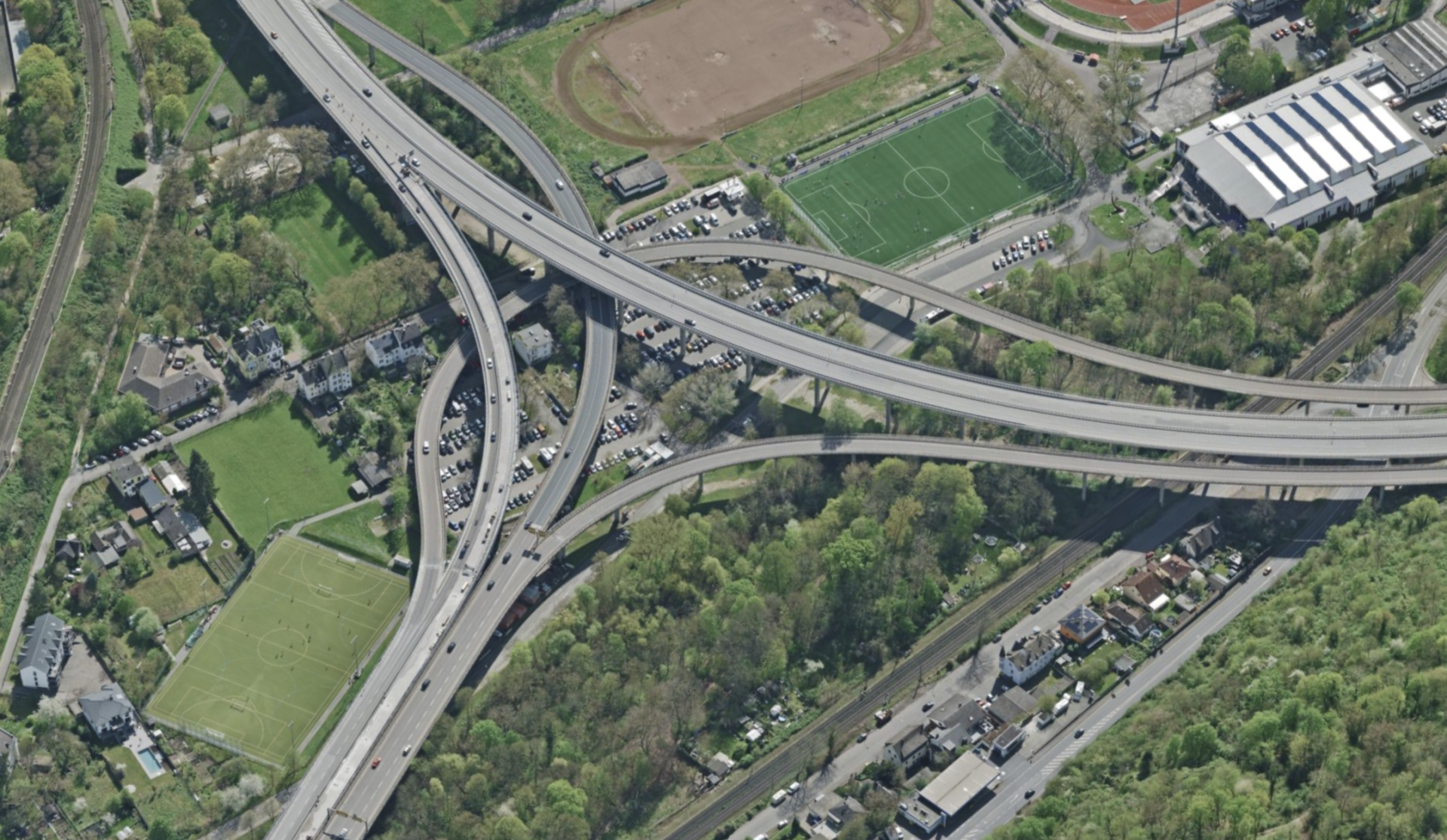 Auf der Südbrücke stehen Asphaltarbeiten an.