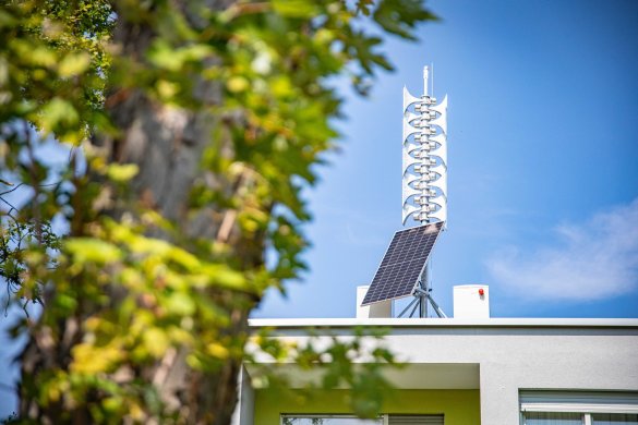 Sirene auf dem Dach eines Hauses in der Koblenzer Straße. Sirene auf dem Dach eines Hauses in der Koblenzer Straße.