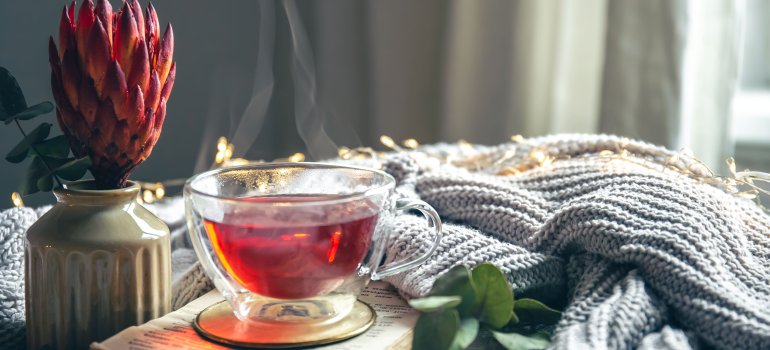 Teetasse mit heißem Tee Teetasse mit heißem Tee
