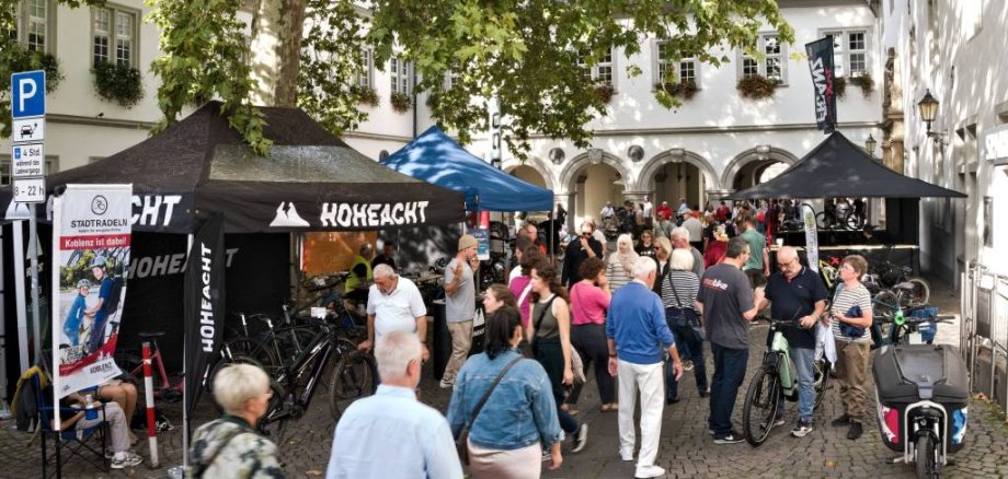Buntes Treiben bei der 2. Fahrradmesse auf dem 48. Koblenzer SchängelMarkt am 19. und 20. September 2026. Buntes Treiben bei der 2. Fahrradmesse auf dem 48. Koblenzer SchängelMarkt am 19. und 20. September 2026.
