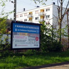 Großflächenplakat Fahrradparkhaus Hohenzollernstraße / Mainzer Straße