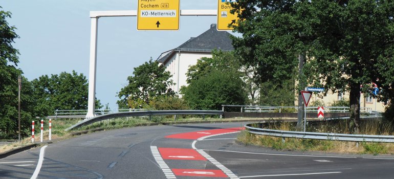 Radfahrstreifen Mayener Straße Richtung KO-Metternich auf Höhe Bodelschwinghstraße Radfahrstreifen Mayener Straße Richtung KO-Metternich auf Höhe Bodelschwinghstraße