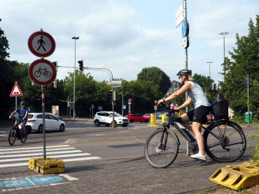 Die Umbaumaßnahmen im Kreuzungsbereich Winninger Straße / Oberweiher / Kurt-Schumacher-Brücke haben am 19.08.2024 begonnen. Die Umbaumaßnahmen im Kreuzungsbereich Winninger Straße / Oberweiher / Kurt-Schumacher-Brücke haben am 19.08.2024 begonnen.