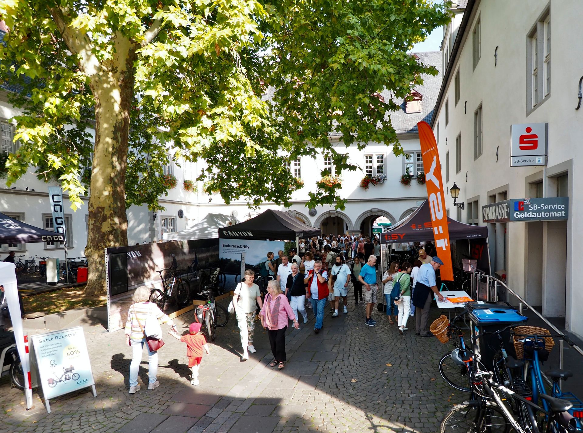 Die 1. Fahrradmesse auf dem 47. Koblenzer SchängelMarkt am 20. und 21. September 2025 war sehr gut besucht. Die 1. Fahrradmesse auf dem 47. Koblenzer SchängelMarkt am 20. und 21. September 2025 war sehr gut besucht.