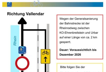 An beiden Seiten der Sperrung im Norden und im Süden befinden sich Plantafeln, die wichtige Informationen liefern und die Umleitungsstrecke visualisieren.