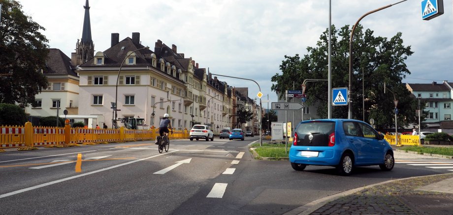 Die Kreuzung Never-/Hohenzollernstraße inkl. Lichtsignalanlagen wird im Sinne des Fuß- und Radverkehrs umgebaut