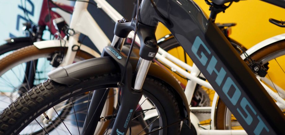 Verkaufsraum von Micha's Radatelier am Hauptbahnhof, einer der Aussteller der 1. Fahrradmesse auf dem Koblenzer Schängelmarkt. Verkaufsraum von Micha's Radatelier am Hauptbahnhof, einer der Aussteller der 1. Fahrradmesse auf dem Koblenzer Schängelmarkt.