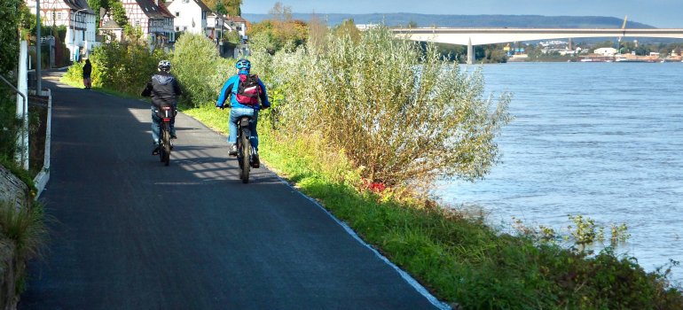Bereits ausgebauter Leinpfad in Kesselheim Bereits ausgebauter Leinpfad in Kesselheim