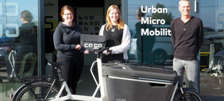 Übergabe Gewinn 3 Monate CaGo-Bike-Nutzung an Sarah Moll Übergabe Gewinn 3 Monate CaGo-Bike-Nutzung an Sarah Moll