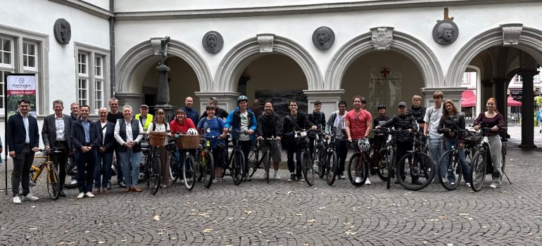 Zahlreiche Gäste waren bei der Auftaktveranstaltung zum STADTRADELN 2025 dabei. Zahlreiche Gäste waren bei der Auftaktveranstaltung zum STADTRADELN 2025 dabei.