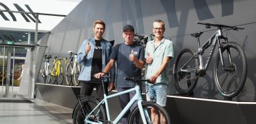 Verlosung STADTRADELN Übergabe Gewinn Commuter Bike Verlosung STADTRADELN Übergabe Gewinn Commuter Bike