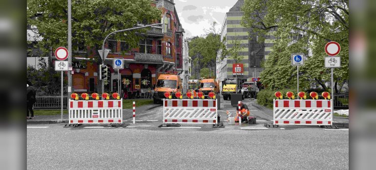 Verkehrsversuch Schenkendorfplatz
 Verkehrsversuch Schenkendorfplatz