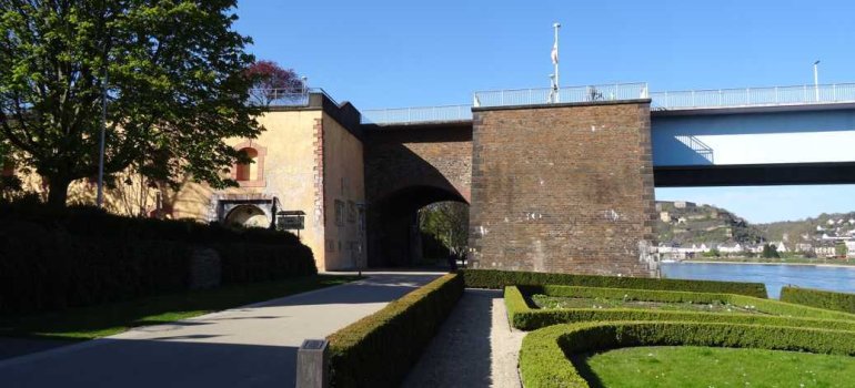 Pfaffendorfer Brücke Kaiserhalle