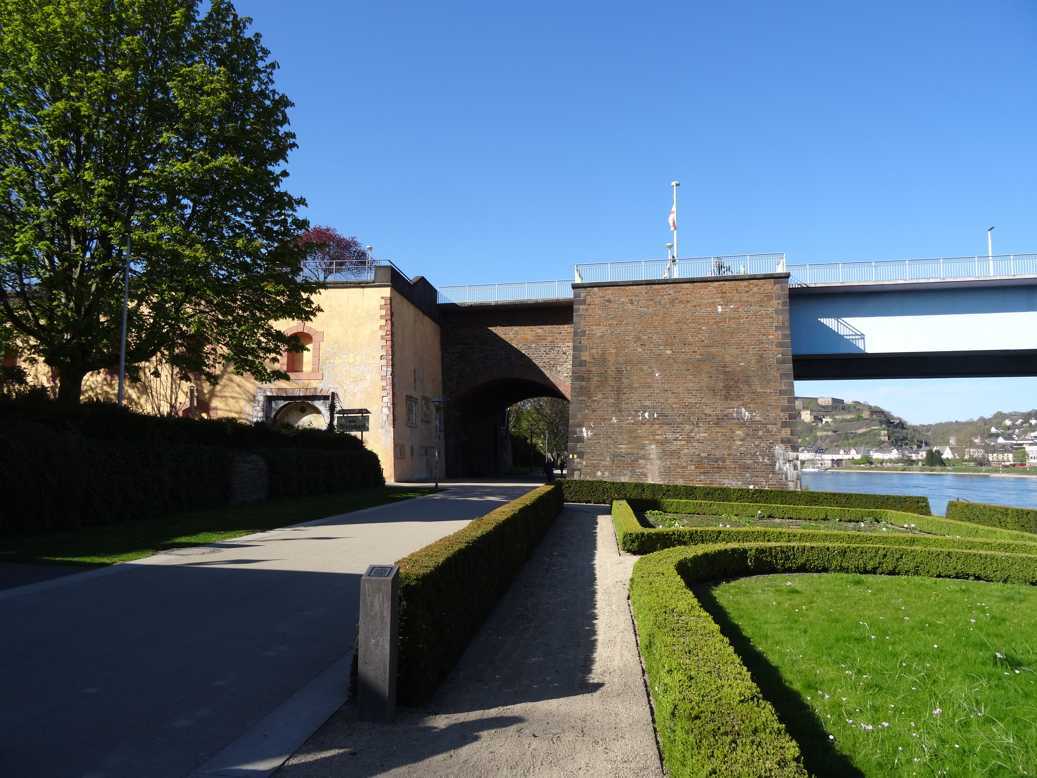 Pfaffendorfer Brücke Kaiserhalle